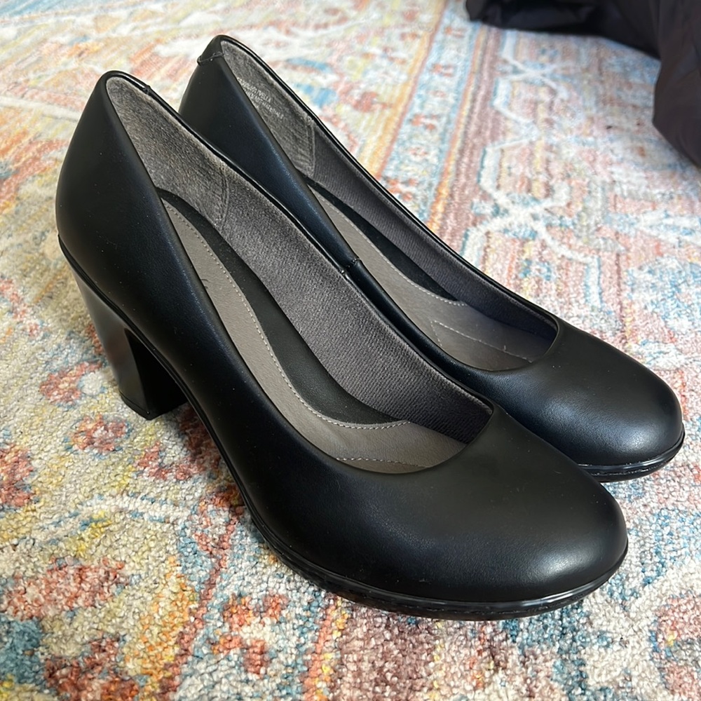 Black Closed Toe Block Heels